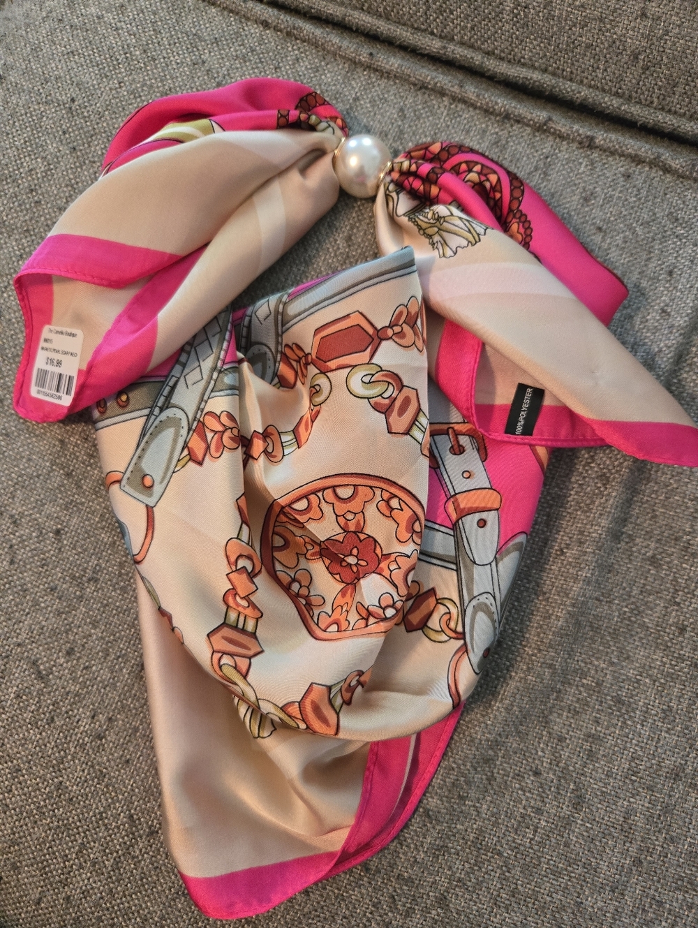 Silk-Feel Pink Trim Fashion Scarf with Pearl Ring